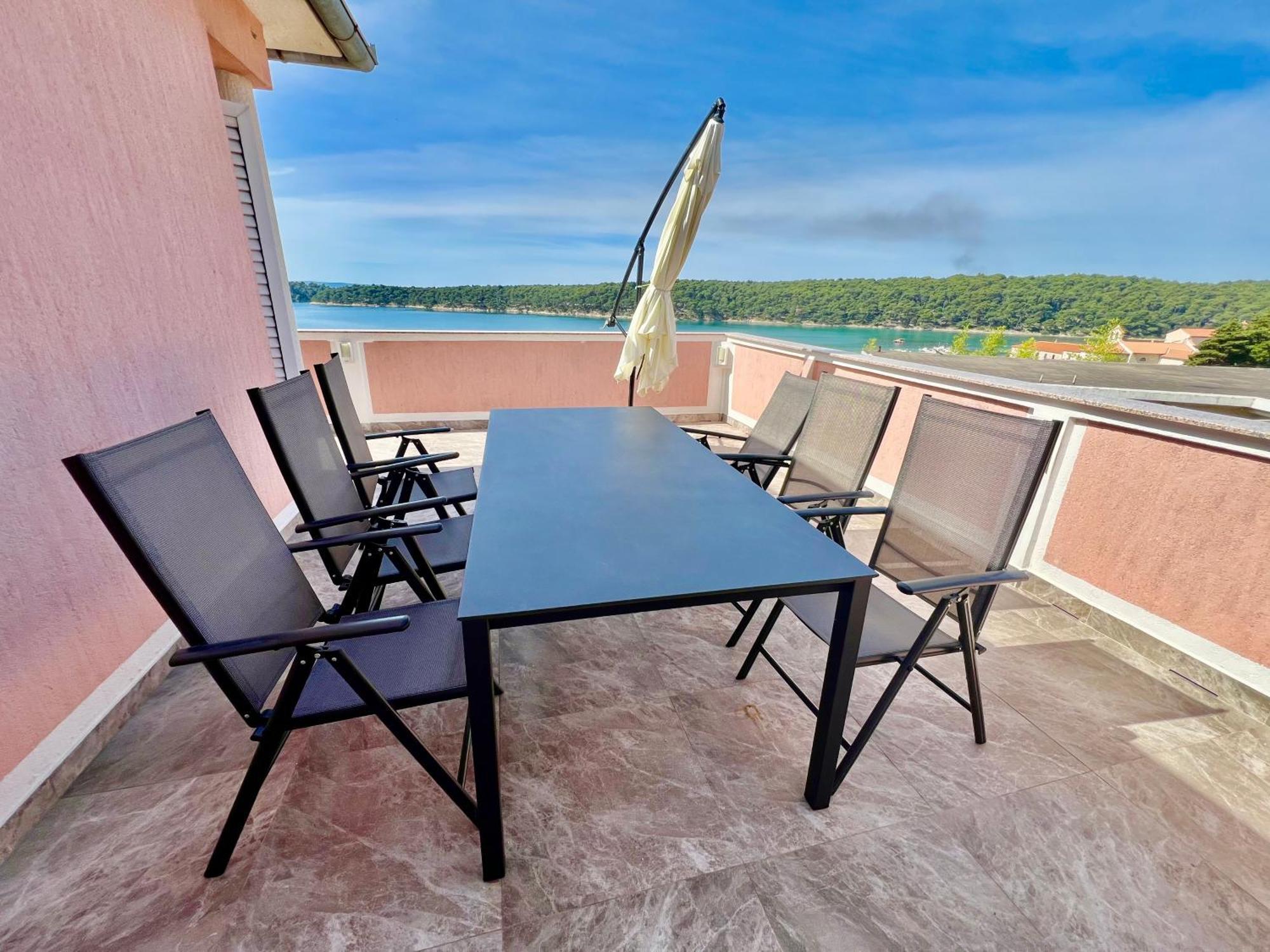 Sunset Apartment Kampor Luaran gambar